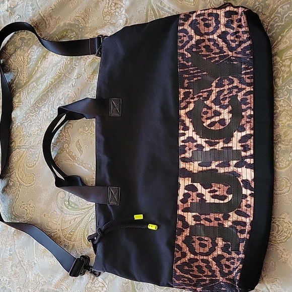 JUICY COUTURE OVERSIZED CHEETAH PRINT MESSENGER BAG - Picture 1 of 13